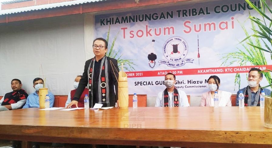 Noklak Deputy Commissioner, Hiazu Meru speaks during the celebration of Tsokum festival organised by the KTC at its treasurer’s residence in Noklak town on October  5. (DIPR Photo)